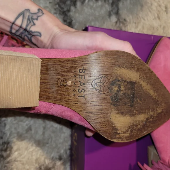 Beast Fringe Booties - Picture 4 of 5